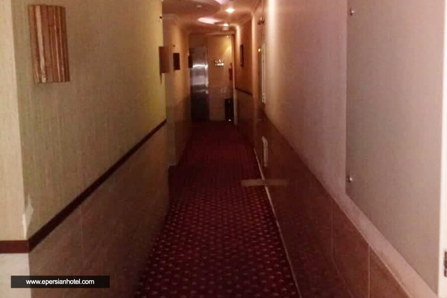 هتل آپارتمان عارفه مشهد راهرو