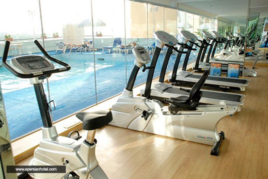 هتل کارلتون تاور دبی باشگاه