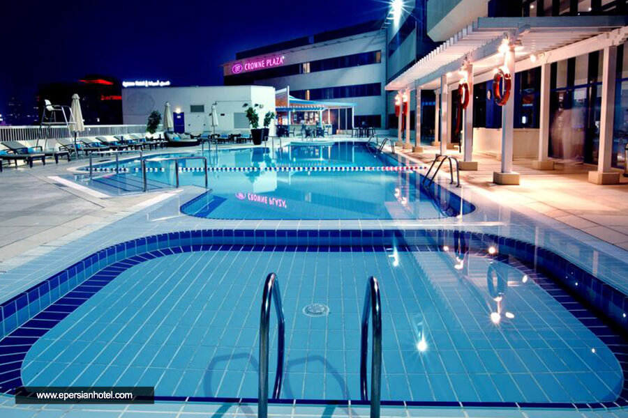 هتل کرون پلازا دیره دبی استخر