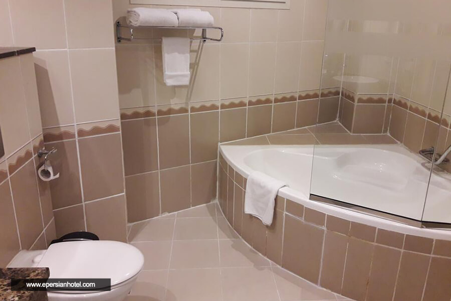 هتل لندمارک الرقه دبی حمام