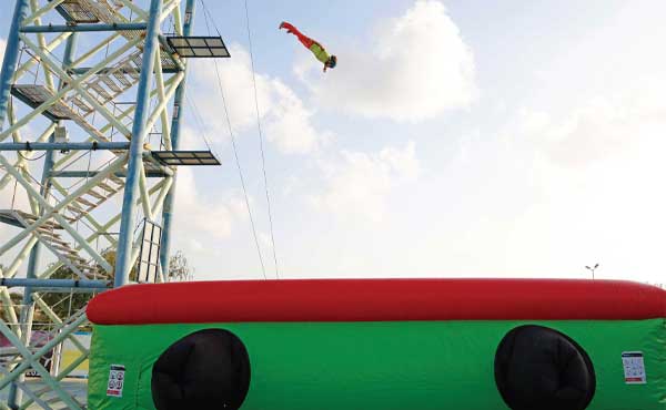 پرش آزاد روی تشک AIRBAG JUMP پرش آزاد روی تشک AIRBAG JUMP
