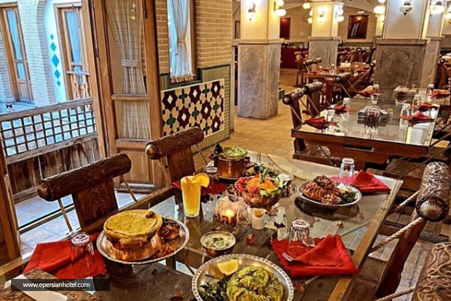 صبحانه هتل آپارتمان پارتیکان اصفهان