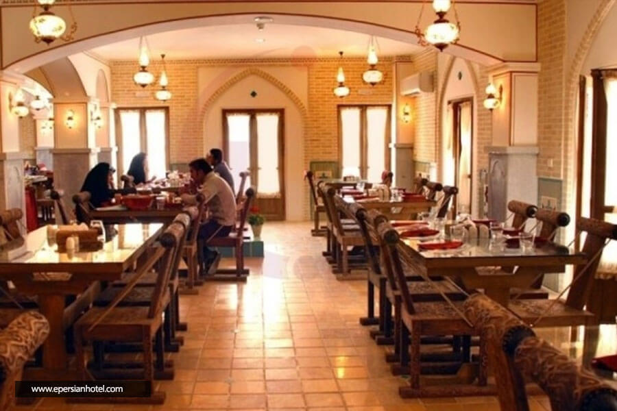 رستوران هتل آپارتمان پارتیکان اصفهان