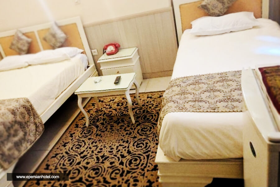 هتل کارون اصفهان اتاق سه تخته