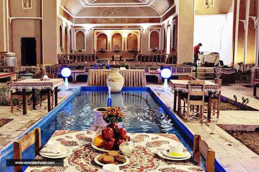 هتل سنتی هفت خوان یزد چایخانه