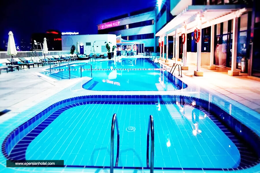استخر هتل کرون پلازا دیره دبی
