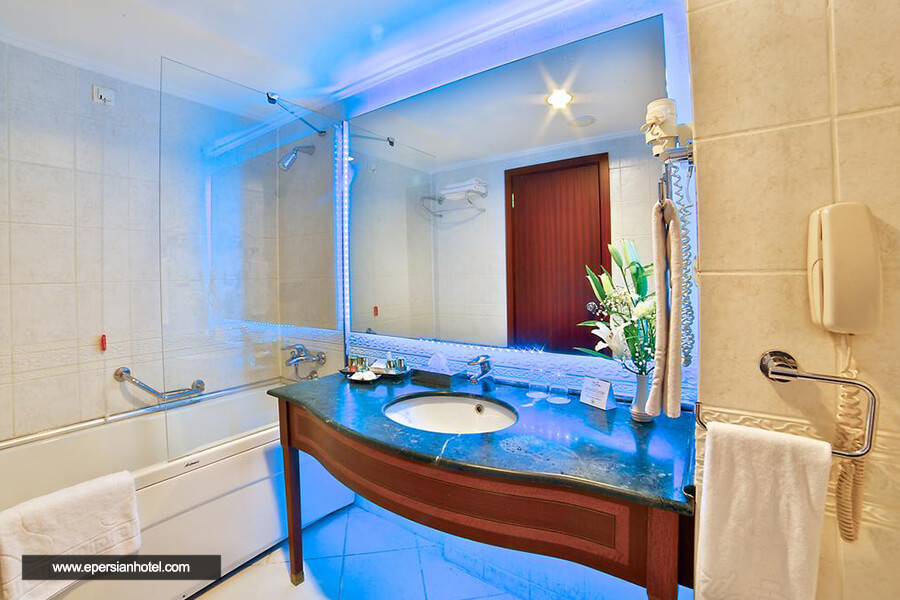 هتل گرند جواهر کانوشن سنتر استانبول حمام