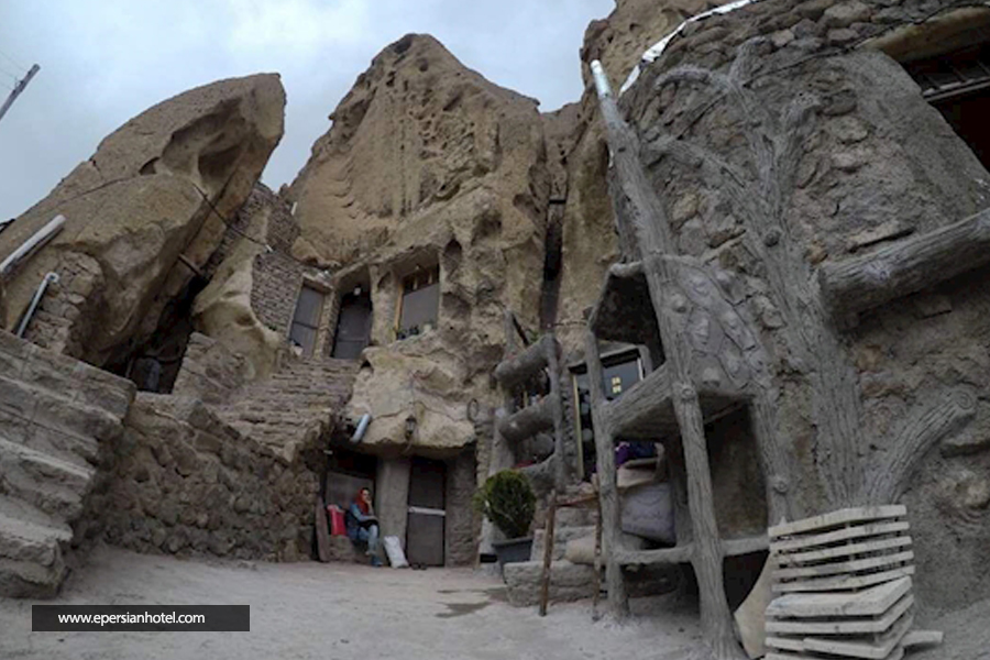 اقامتگاه بومگردی هما تبریز نما