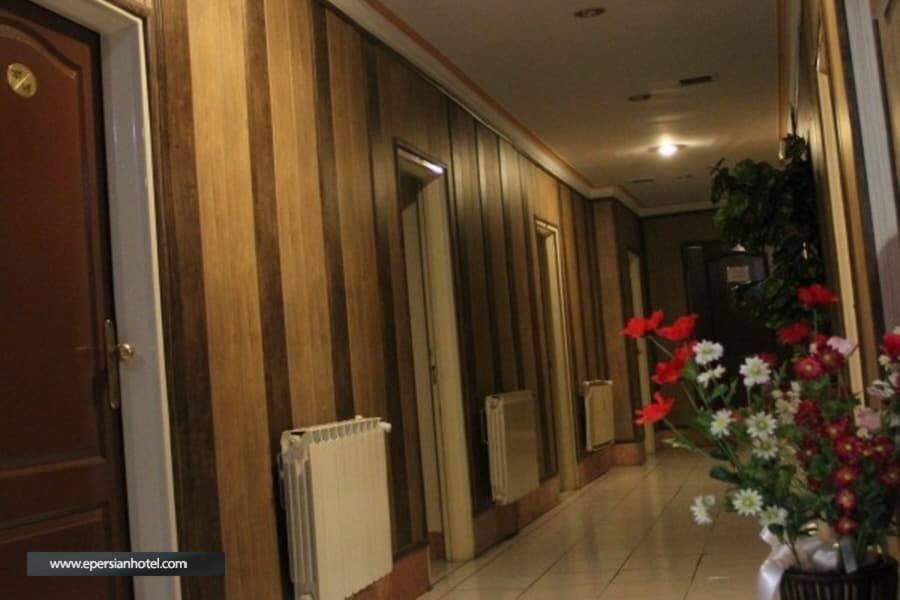 هتل مهر تهران راهرو