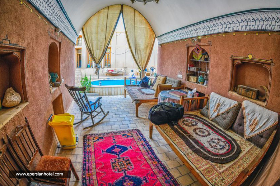 اقامتگاه بومگردی فروردین یزد لابی