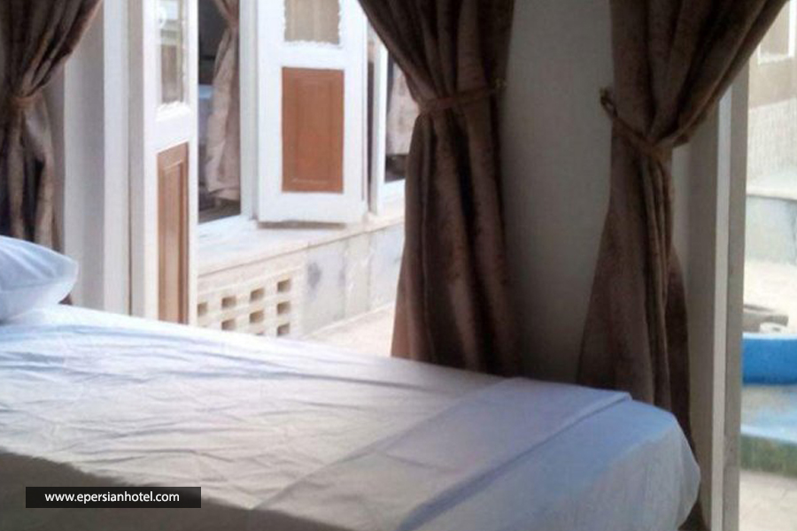 اقامتگاه بومگردی کوبه یزد اتاق