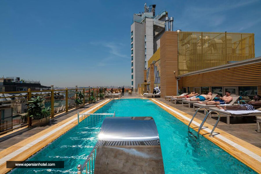 هتل د پیک تکسیم استانبول استخر