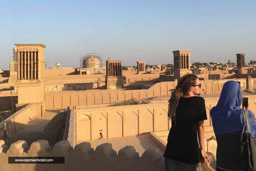 توریست در یزد بادگیر یزد