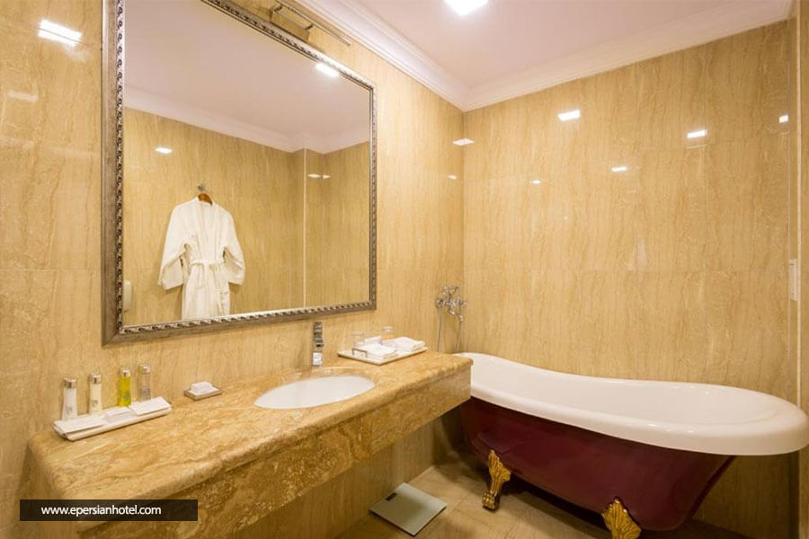 حمام هتل پاریس ایروان
