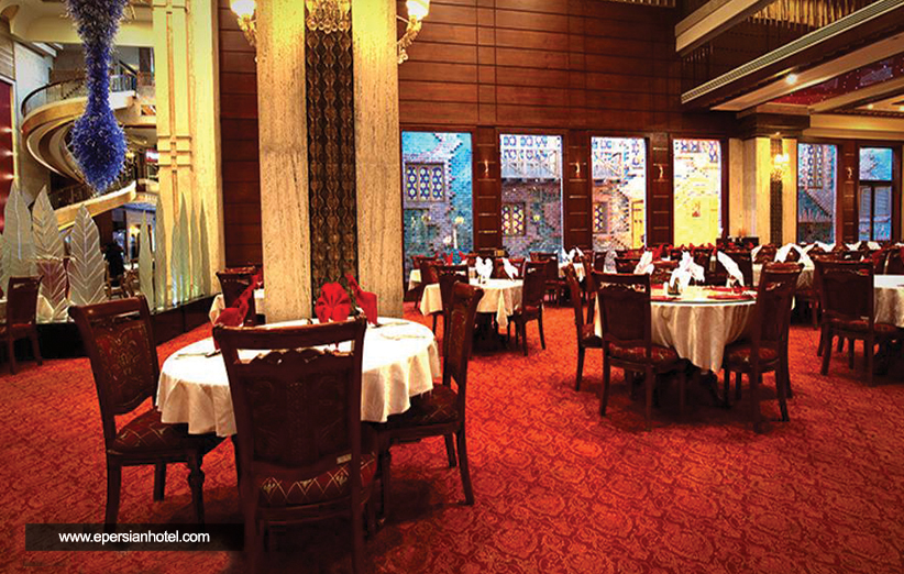 رستوران آتریوم زیبا و شیک هتل 5 ستاره درویشی