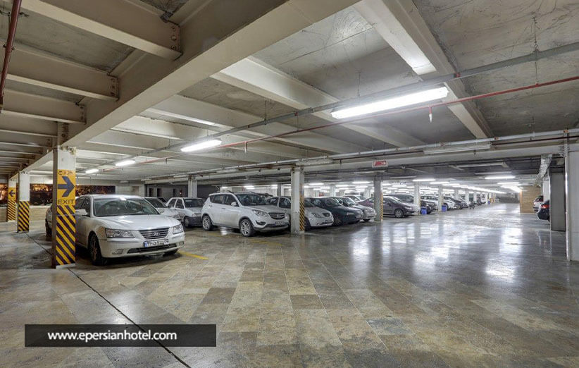 پارکینگ هتل بزرگ شیراز