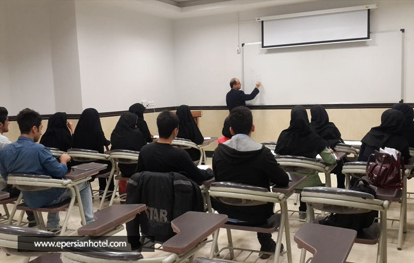 دانشگاه هتل درویشی- برگزاری کلاس توسط استاد امینیان