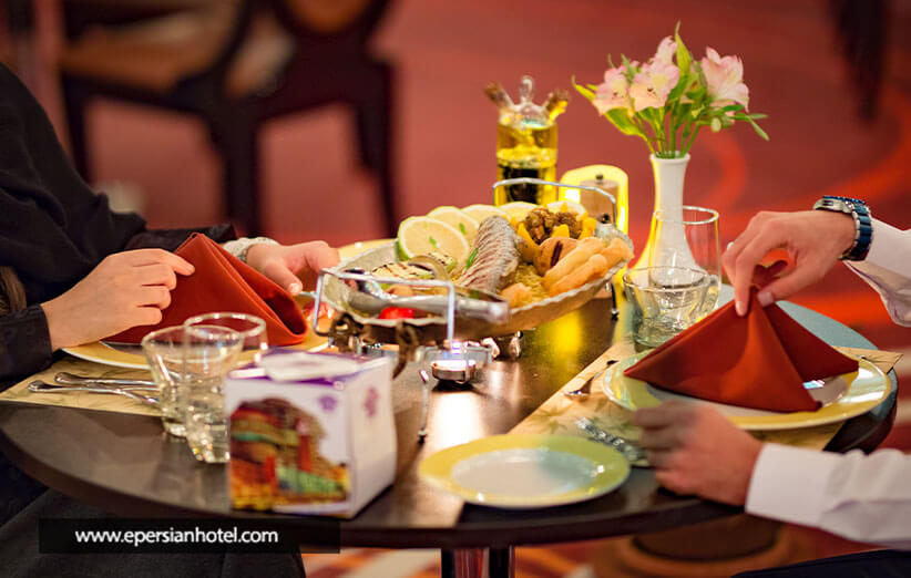 ​  رستوران هتل بزرگ شیراز  ​
