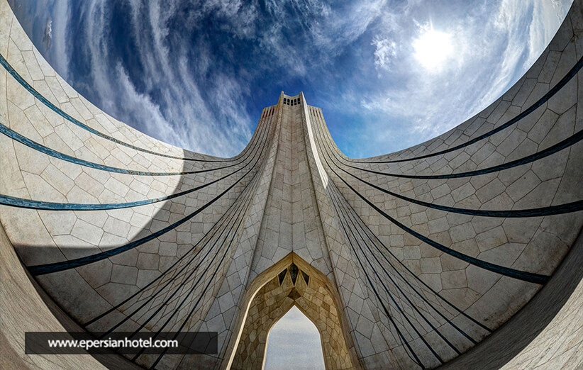 قوس برج آزادی نمادی از طاق کسری