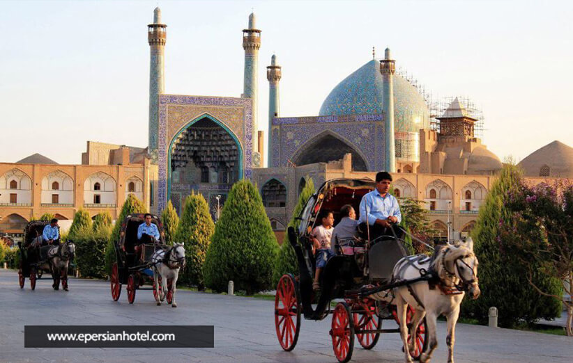 کالسکه سواری در میدان نقش جهان اصفهان