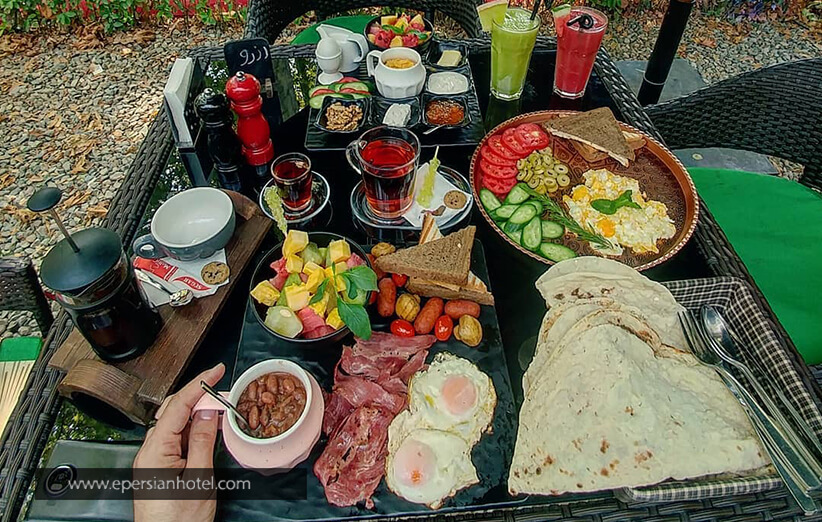 صبحانه ای دلچسب در کاخ سعداباد