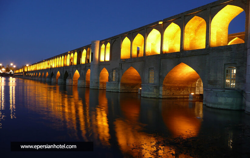 پل سی و سه پل