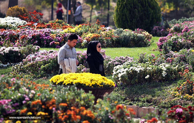 بازدید کنندگان باغ گل های مشهد