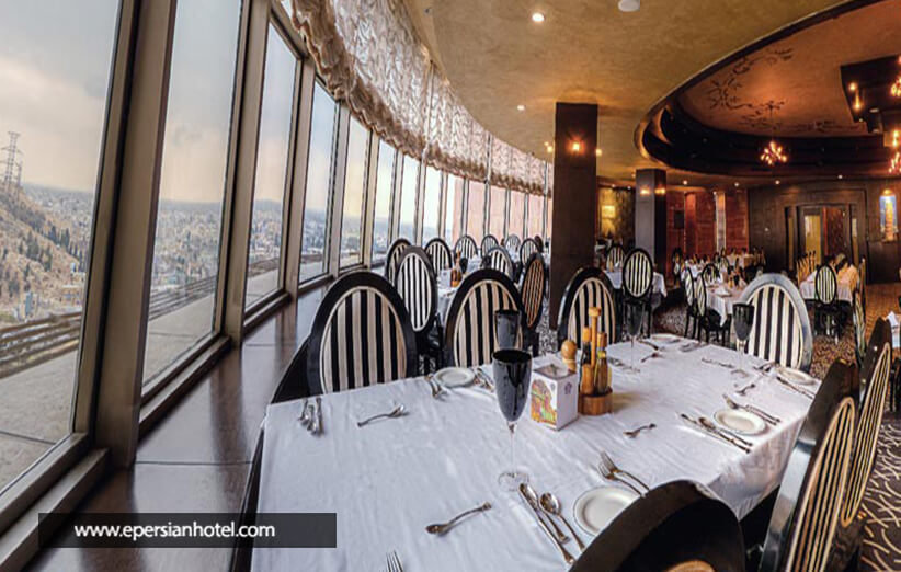 رستوران گردان هتل بزرگ شیراز چگونه است؟