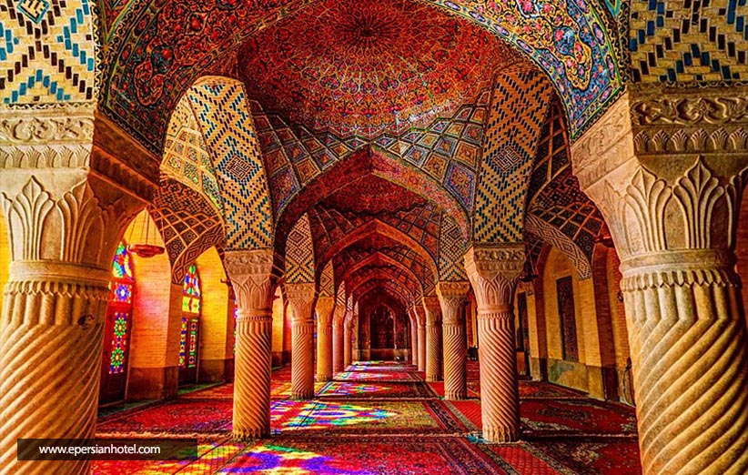  دنیای نور و رنگ در مسجد نصیر الملک شیراز‎