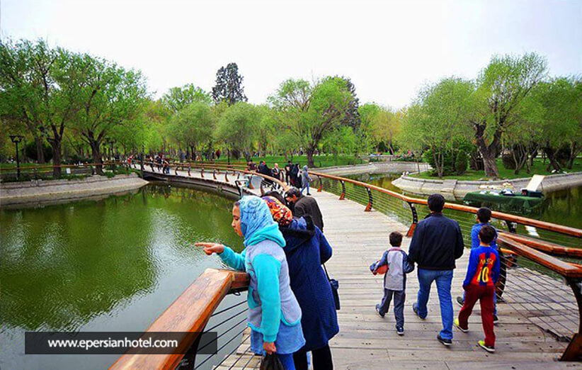 پل روی دریاچه پارک ملت مشهد