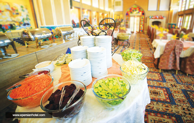 رستوران های هتل مشیر الممالک یزد، تنوع بالای غذا در فضاهایی متفاوت