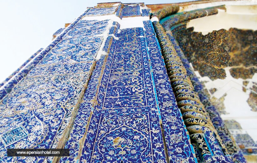 مسجد کبود تبریز، فیروزه ای به جا مانده از دوره قراقویونلو