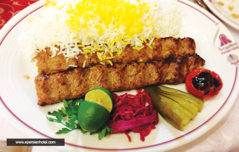 رستوران های هتل پارسیان استقلال تهران