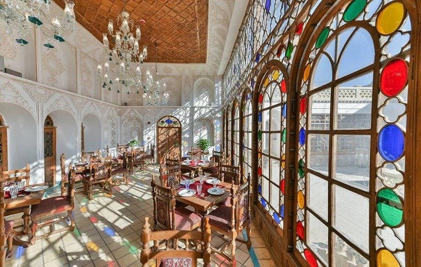 رستوران قصر منشی اصفهان