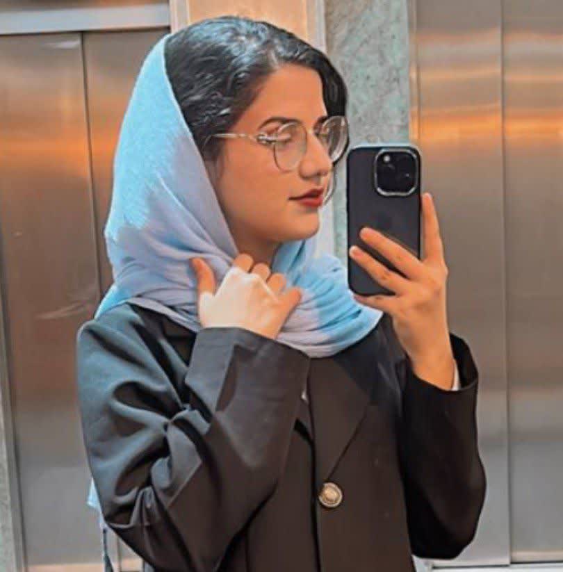 سارا دشتی