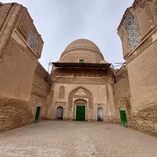 آرامگاه بابا لقمان سرخسی؛ عارف بزرگ قرن 4 در دل بیابان ترکمنستان