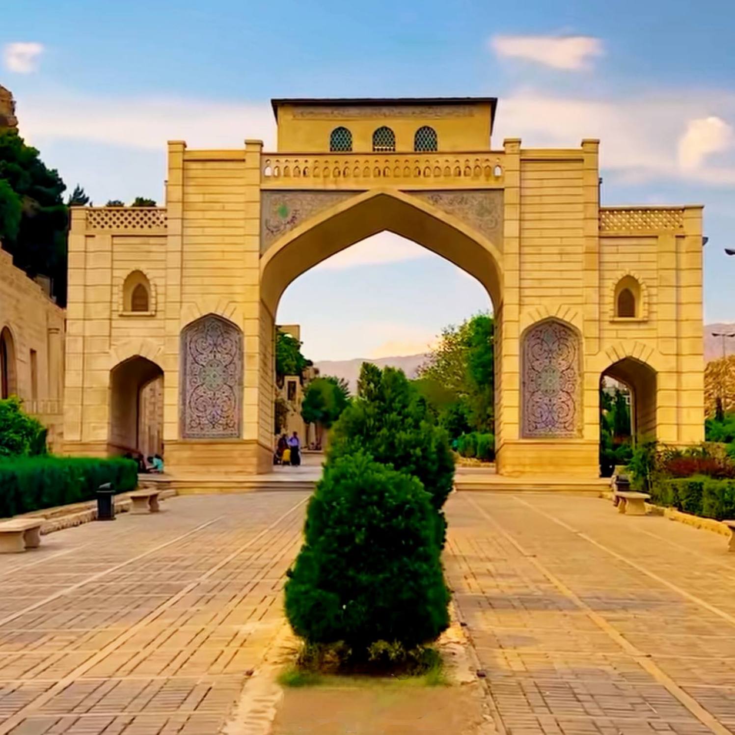 دروازه قرآن شیراز : نماد باشکوه تاریخ و معماری اسلامی ایران