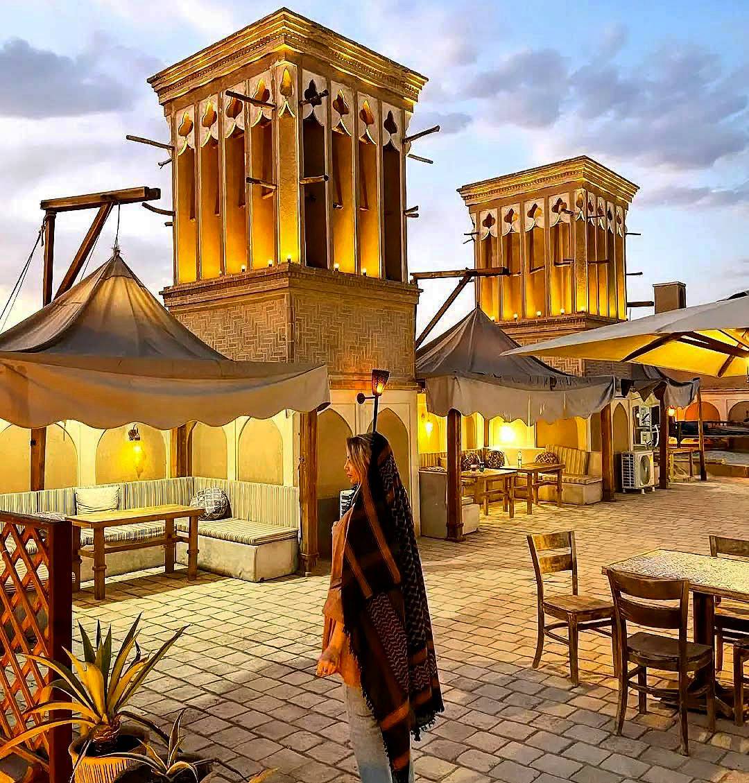 رستوران های اطراف بافت تاریخی یزد | طعم اصیل ایرانی را تجربه کنید. 