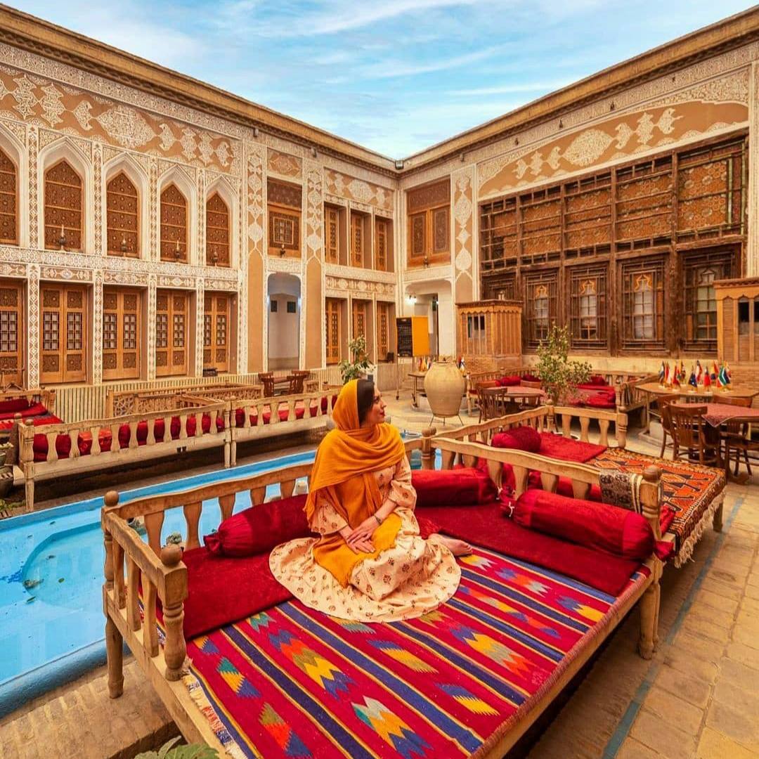 هتل ملک التجار؛ اولین هتل خشتی جهان در دل کویر یزد